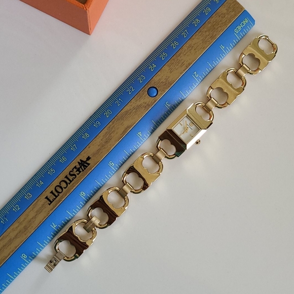 💥SEE NEW LISTING💥 Tory Burch Watch - Picture 5 of 16